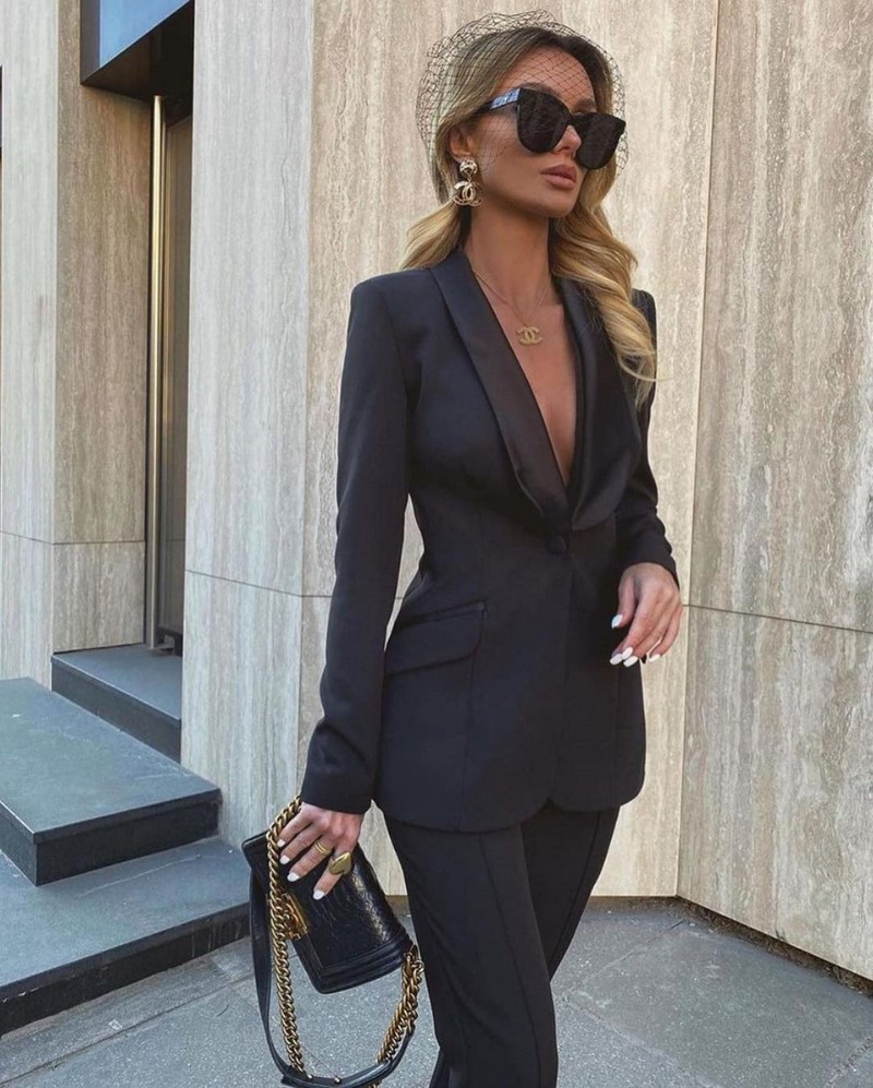 Все о базовом и капсульном гардеробе: актуальные примеры образов 2026