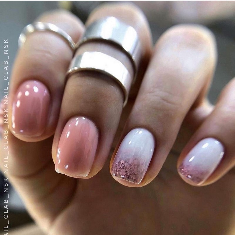 Стильный маникюр на короткие ногти 2026: лучшие идеи, новинки, тенденции — фото