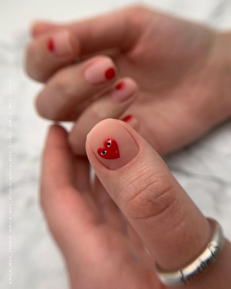 Стильный маникюр на короткие ногти 2026: лучшие идеи, новинки, тенденции — фото