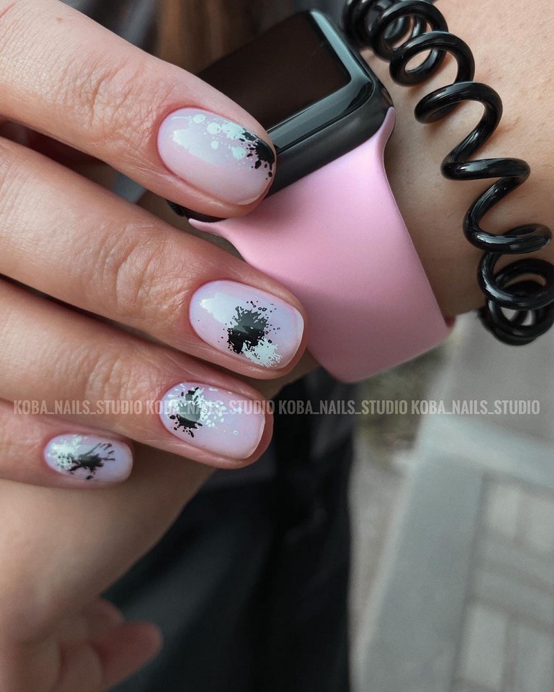 Стильный маникюр на короткие ногти 2026: лучшие идеи, новинки, тенденции — фото