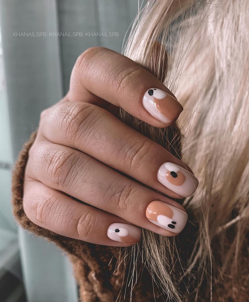 Стильный маникюр на короткие ногти 2026: лучшие идеи, новинки, тенденции — фото