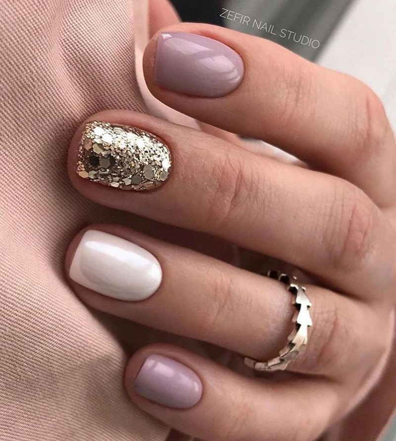 Стильный маникюр на короткие ногти 2026: лучшие идеи, новинки, тенденции — фото