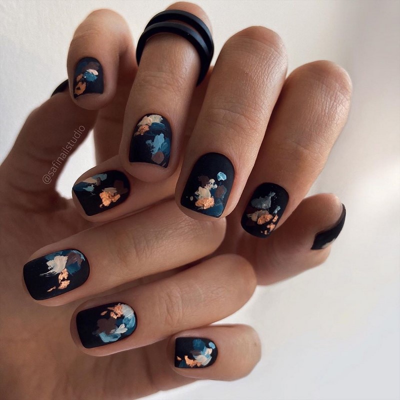 Стильный маникюр на короткие ногти 2026: лучшие идеи, новинки, тенденции — фото