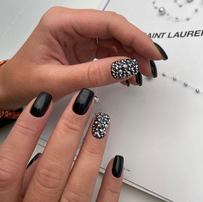 Стильный маникюр на короткие ногти 2026: лучшие идеи, новинки, тенденции — фото