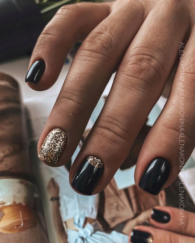 Стильный маникюр на короткие ногти 2026: лучшие идеи, новинки, тенденции — фото