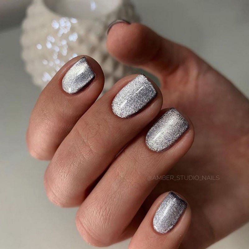 Стильный маникюр на короткие ногти 2026: лучшие идеи, новинки, тенденции — фото