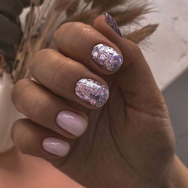 Стильный маникюр на короткие ногти 2026: лучшие идеи, новинки, тенденции — фото