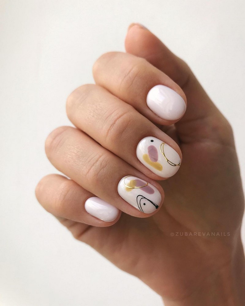 Стильный маникюр на короткие ногти 2026: лучшие идеи, новинки, тенденции — фото