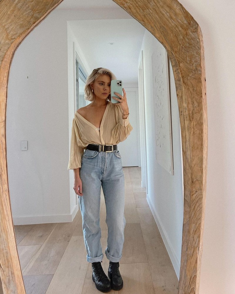 Стильные джинсы 2026 года: новинки, тренды, модные образы — фото