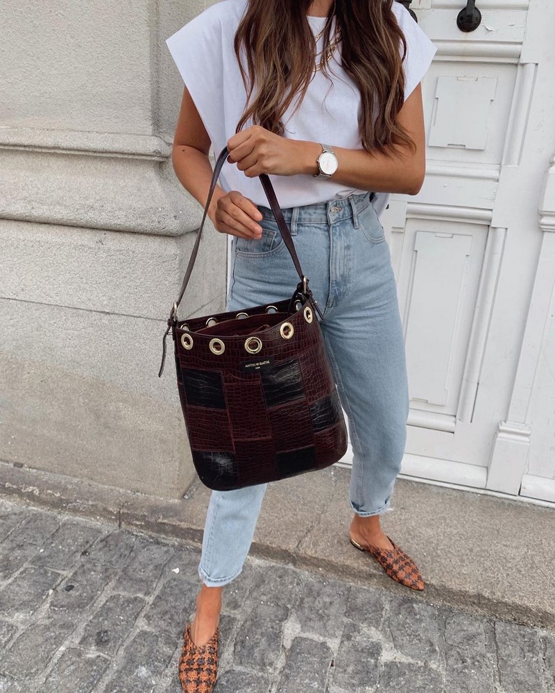 Стильные джинсы 2026 года: новинки, тренды, модные образы — фото