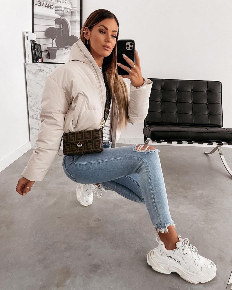 Стильные джинсы 2026 года: новинки, тренды, модные образы — фото