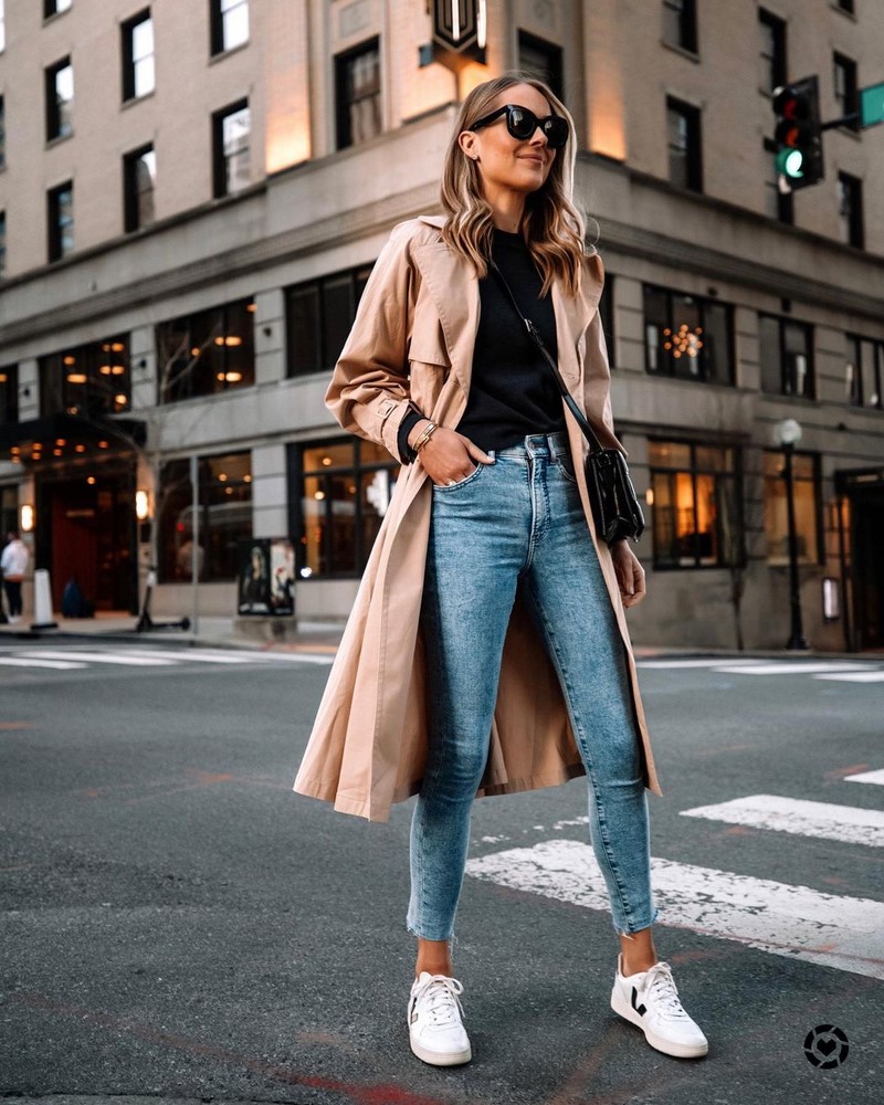 Стильные джинсы 2026 года: новинки, тренды, модные образы — фото