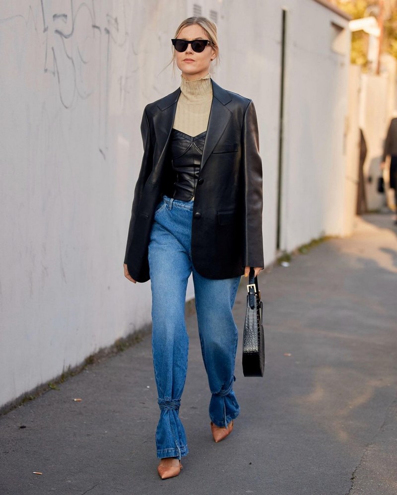 Стильные джинсы 2026 года: новинки, тренды, модные образы — фото