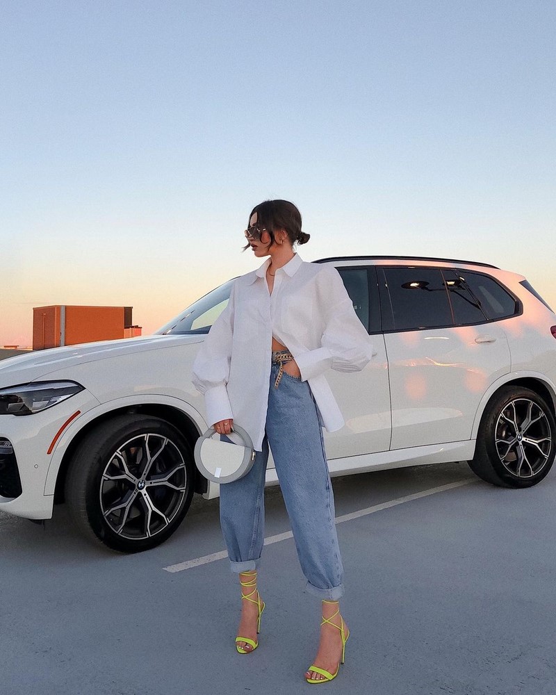 Стильные джинсы 2026 года: новинки, тренды, модные образы — фото