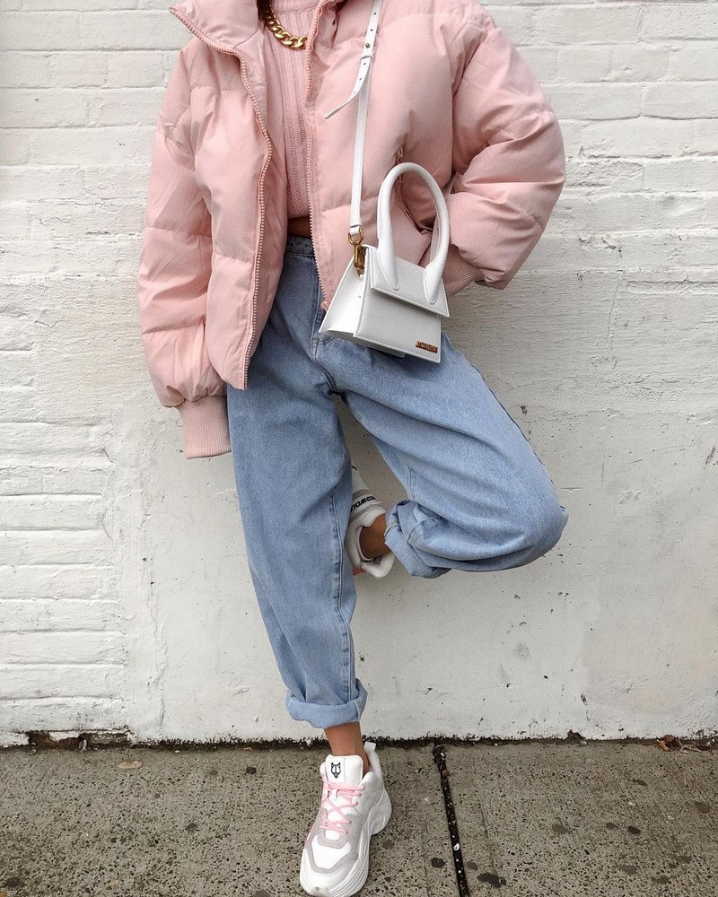 Стильные джинсы 2026 года: новинки, тренды, модные образы — фото