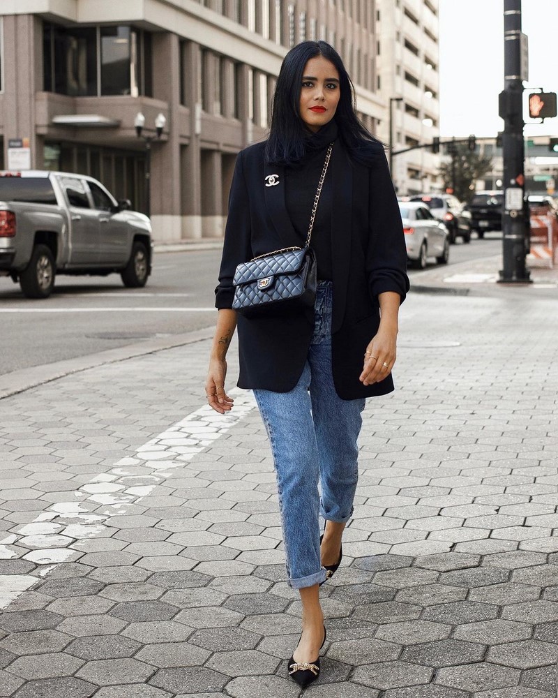 Стильные джинсы 2026 года: новинки, тренды, модные образы — фото