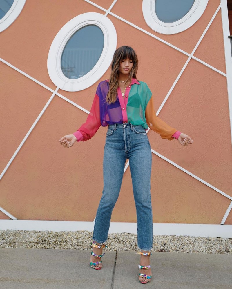 Стильные джинсы 2026 года: новинки, тренды, модные образы — фото