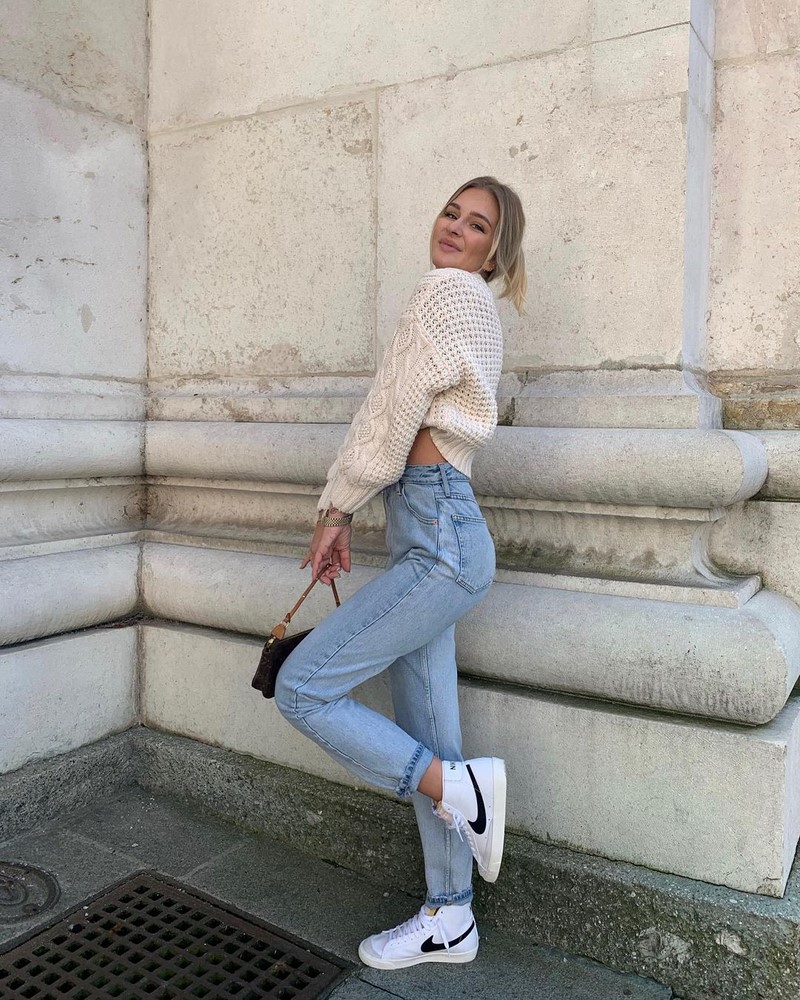 Стильные джинсы 2026 года: новинки, тренды, модные образы — фото