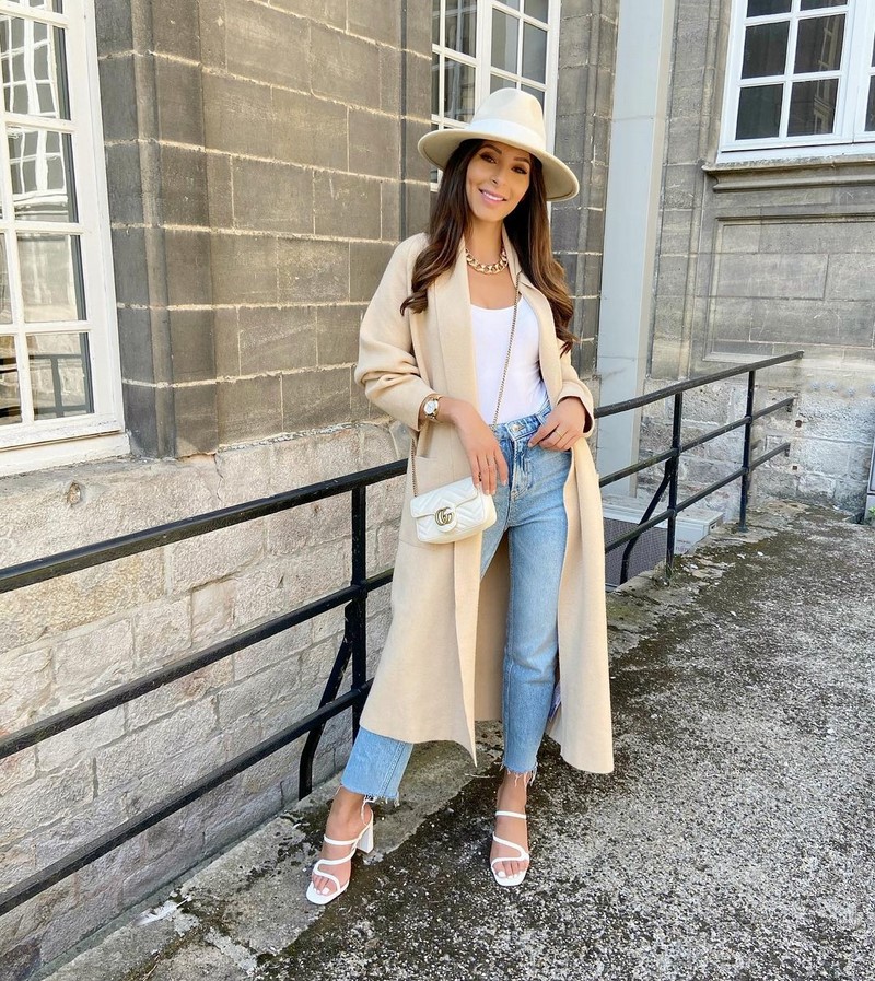 Стильные джинсы 2026 года: новинки, тренды, модные образы — фото