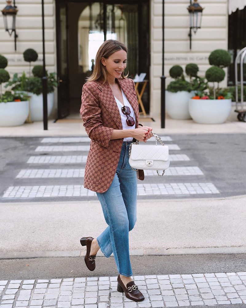 Стильные джинсы 2026 года: новинки, тренды, модные образы — фото