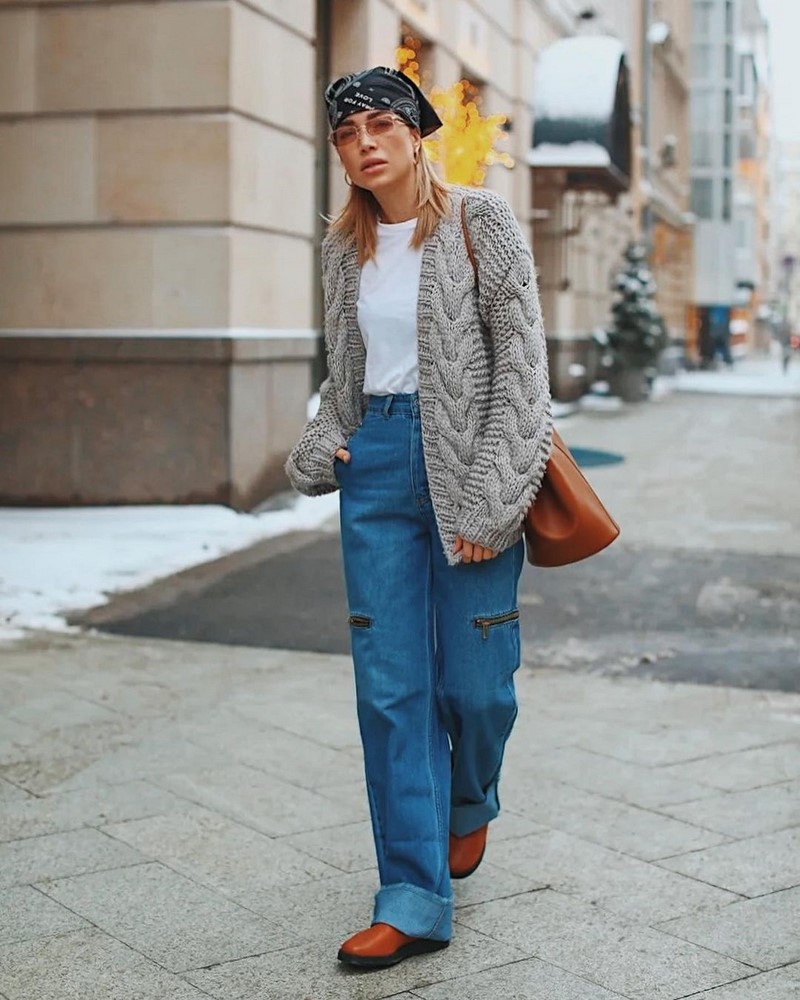 Стильные женские джинсы бойфренды 2026 года: модные образы, новинки, тренды — фото