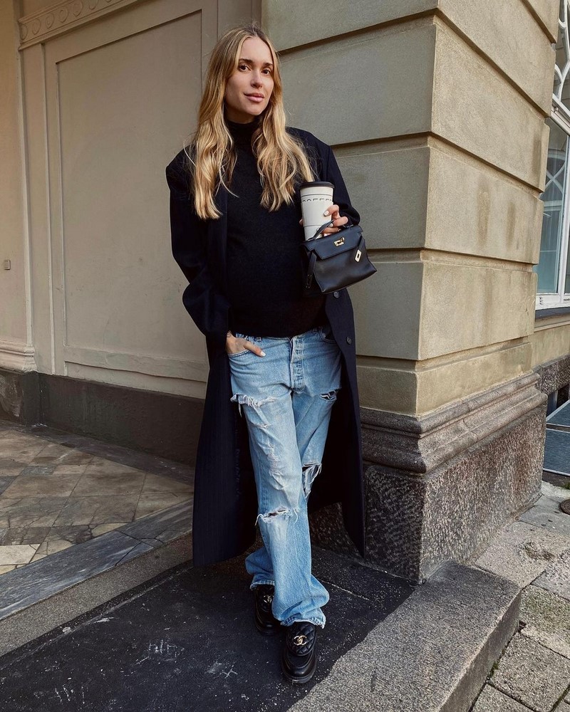 Стильные женские джинсы бойфренды 2026 года: модные образы, новинки, тренды — фото