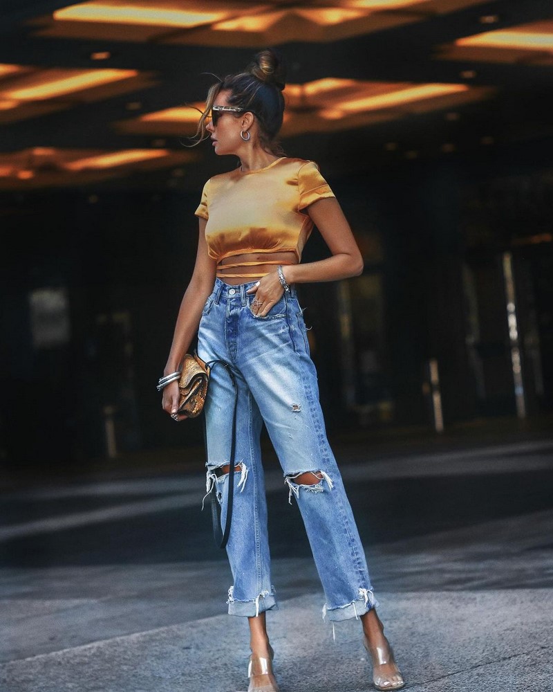 Стильные женские джинсы бойфренды 2026 года: модные образы, новинки, тренды — фото