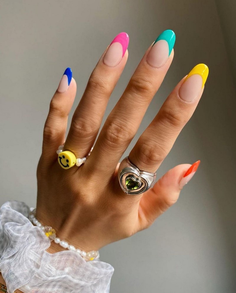 Модный летний френч 2026 – лучшие примеры цветного френча