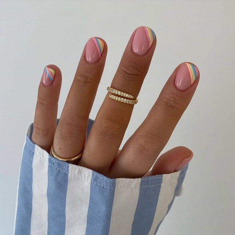 Модный летний френч 2026 – лучшие примеры цветного френча