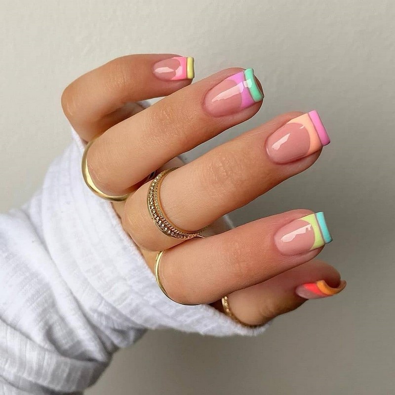 Модный летний френч 2026 – лучшие примеры цветного френча