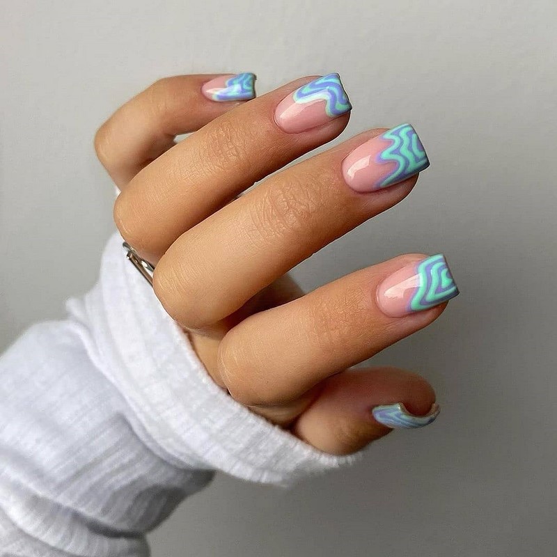 Модный летний френч 2026 – лучшие примеры цветного френча