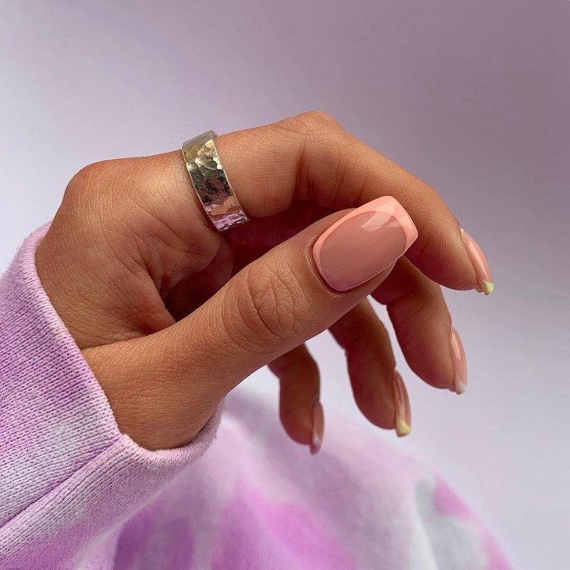 Модный летний френч 2026 – лучшие примеры цветного френча