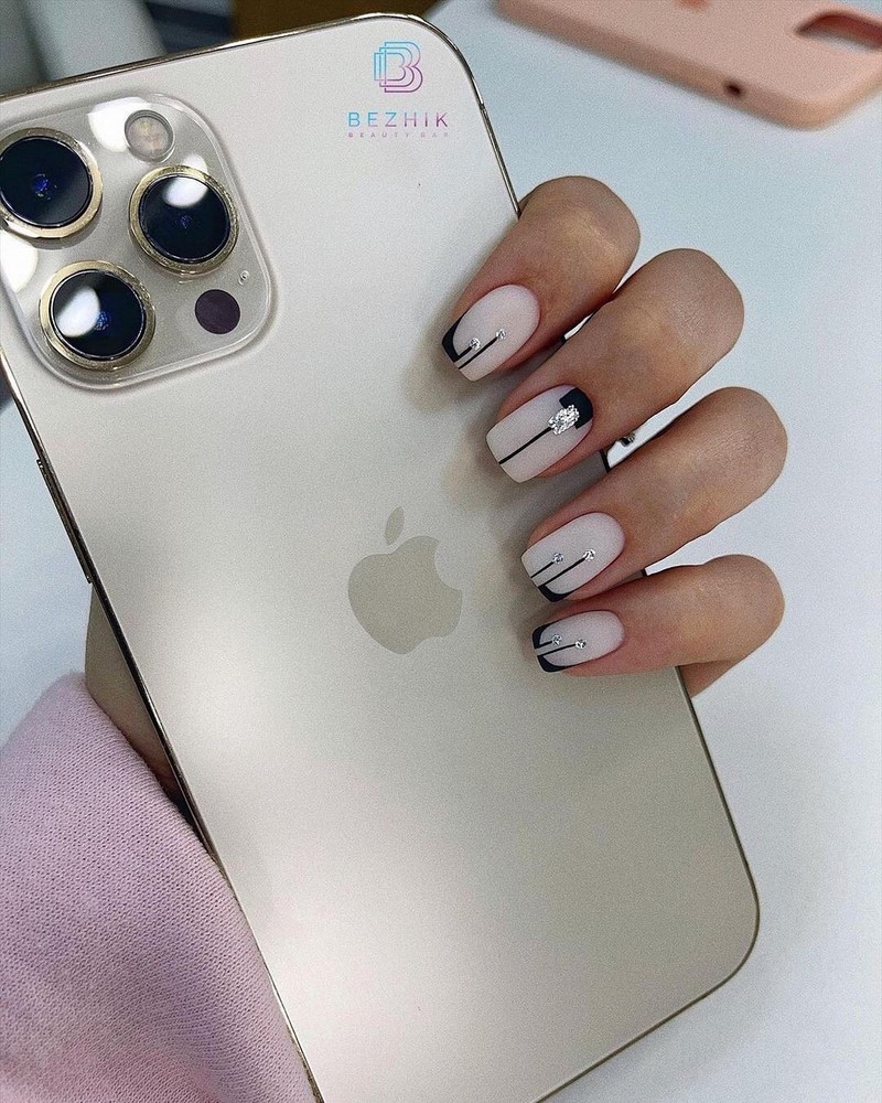 Модный летний френч 2026 – лучшие примеры цветного френча