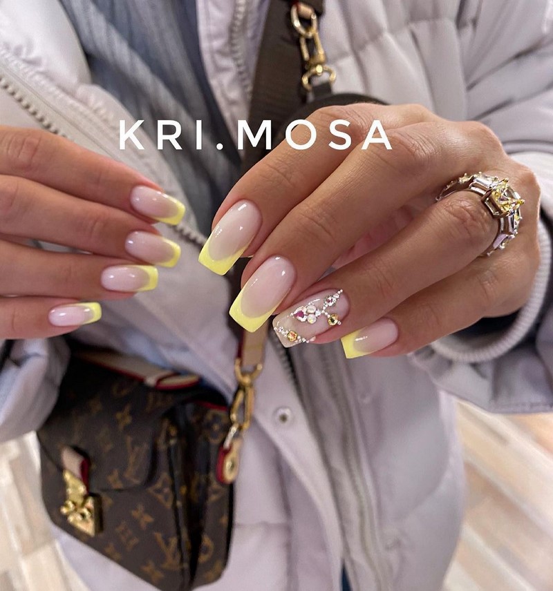 Модный летний френч 2026 – лучшие примеры цветного френча