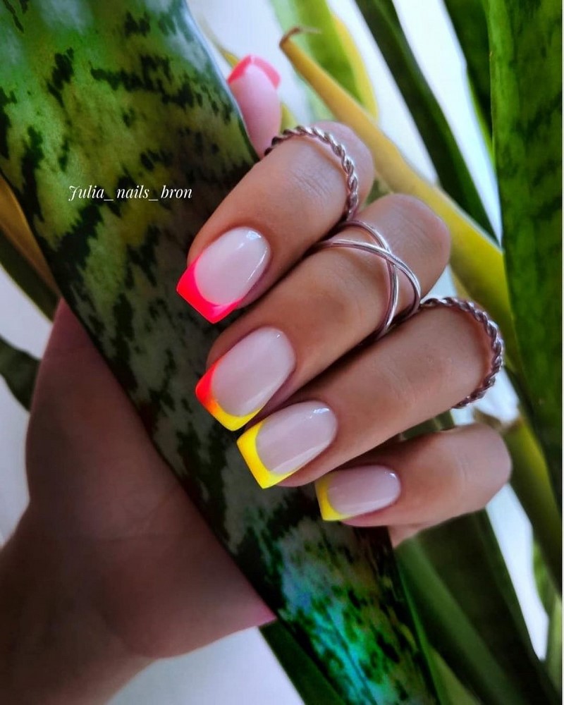 Модный летний френч 2026 – лучшие примеры цветного френча