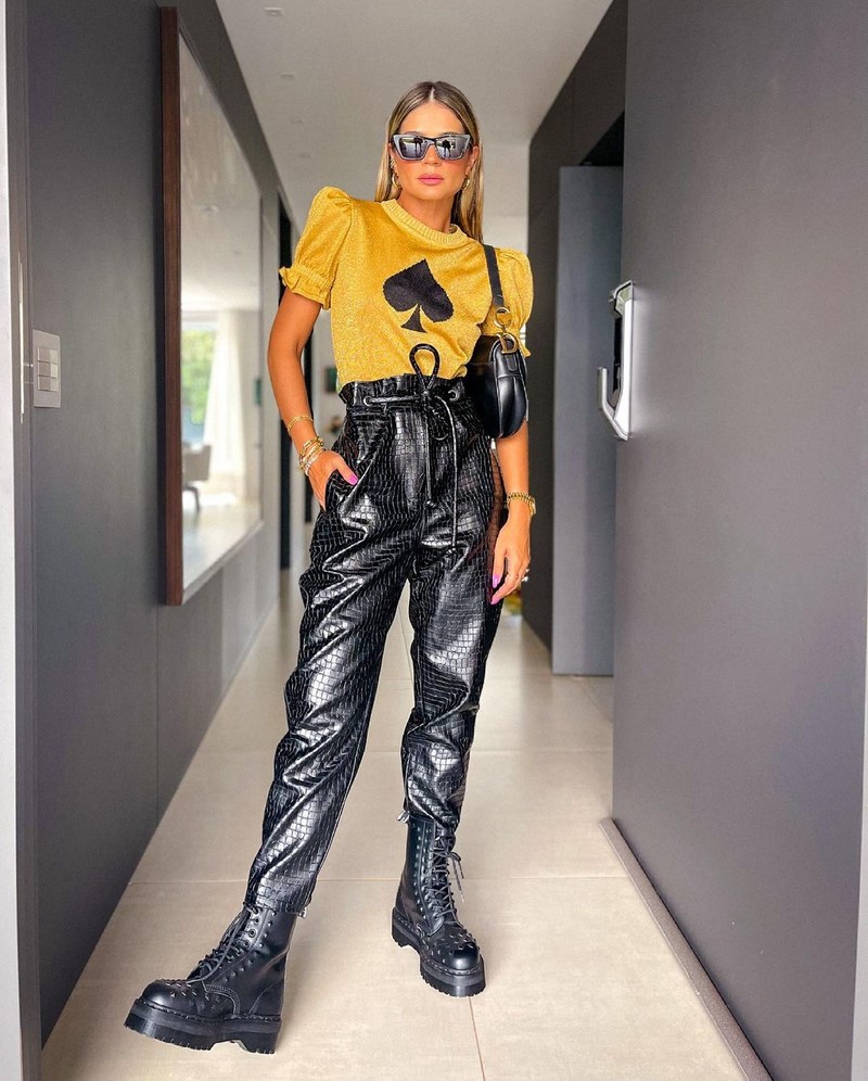 Мода на кожаные брюки 2026: актуальные фасоны в лучших сочетаниях