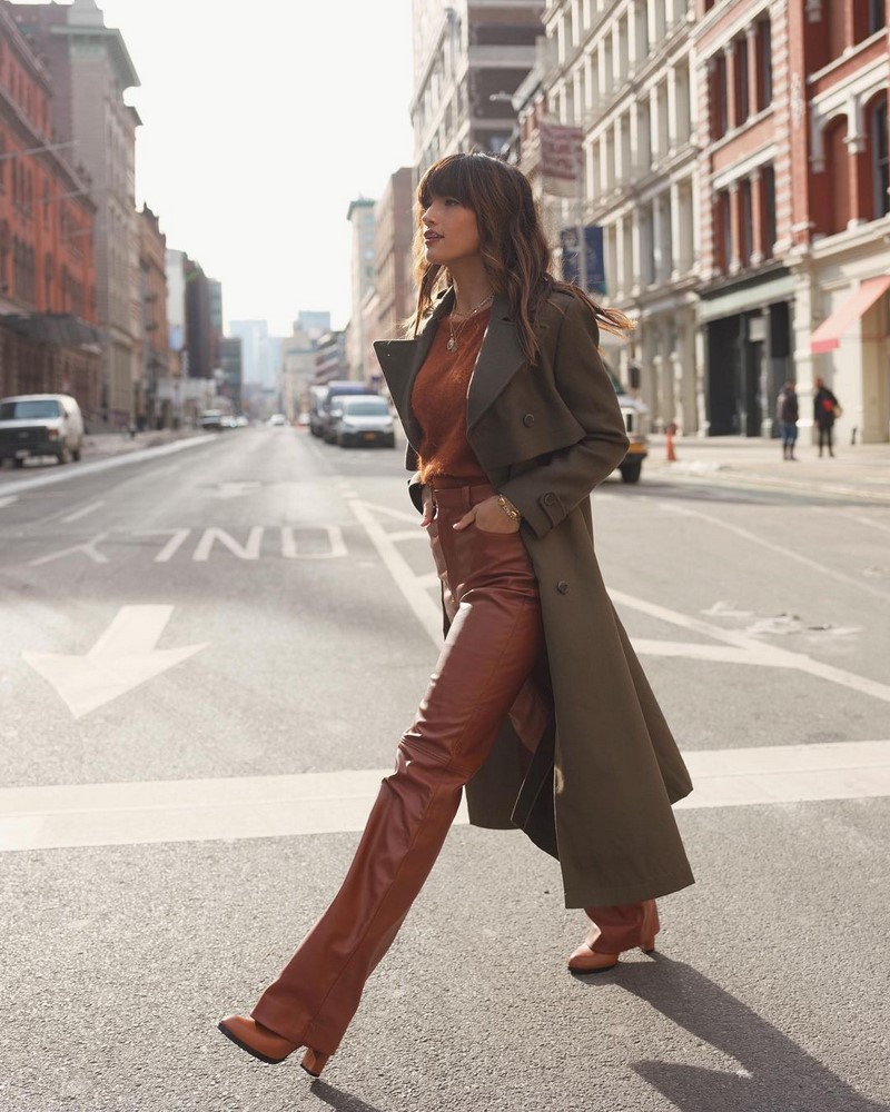 Мода на кожаные брюки 2026: актуальные фасоны в лучших сочетаниях
