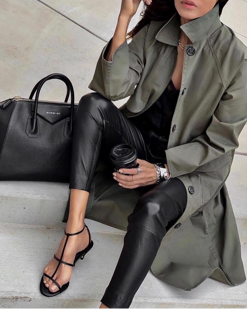 Мода на кожаные брюки 2026: актуальные фасоны в лучших сочетаниях