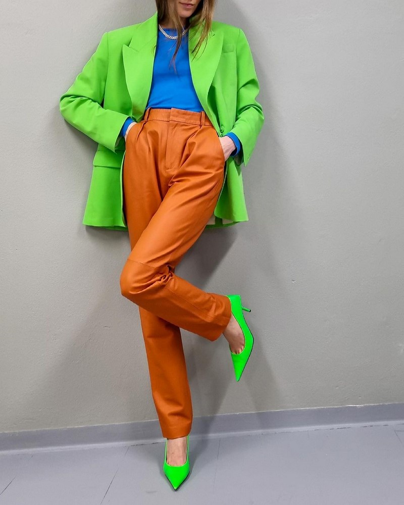 Мода на кожаные брюки 2026: актуальные фасоны в лучших сочетаниях