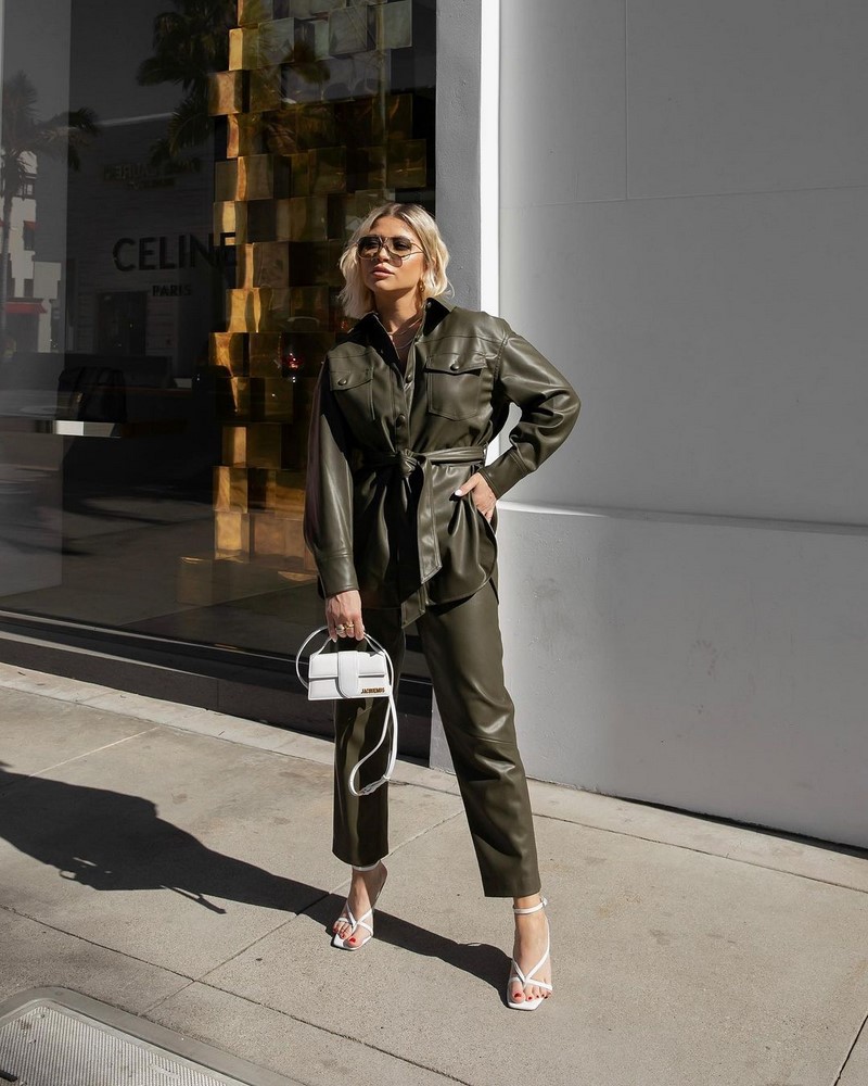 Мода на кожаные брюки 2026: актуальные фасоны в лучших сочетаниях