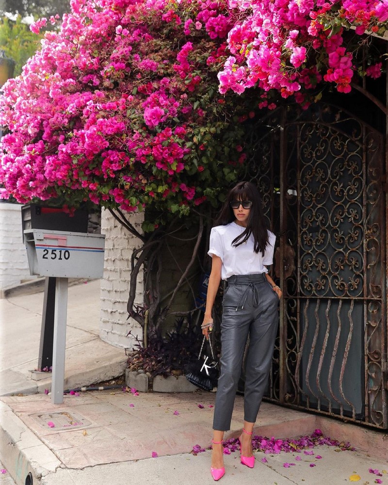 Мода на кожаные брюки 2026: актуальные фасоны в лучших сочетаниях