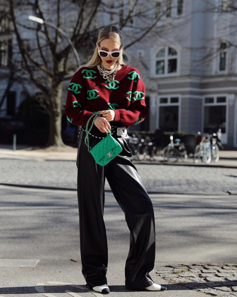 Мода на кожаные брюки 2026: актуальные фасоны в лучших сочетаниях