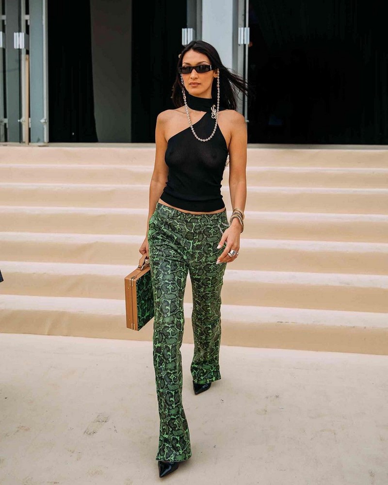 Мода на кожаные брюки 2026: актуальные фасоны в лучших сочетаниях