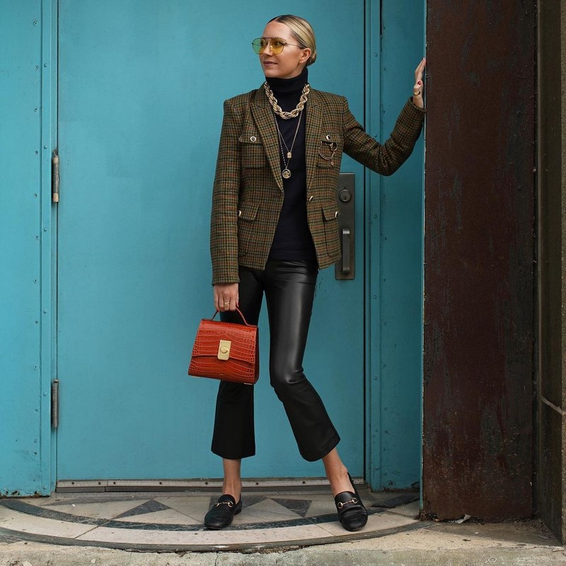 Мода на кожаные брюки 2026: актуальные фасоны в лучших сочетаниях