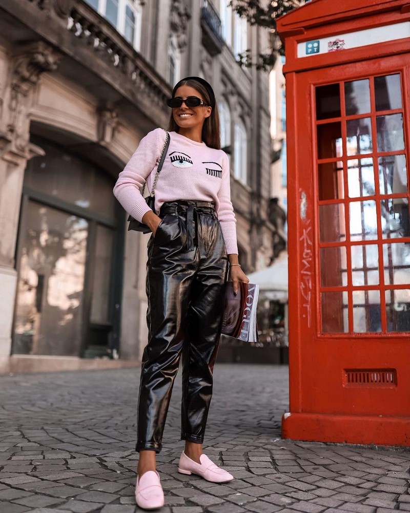 Мода на кожаные брюки 2026: актуальные фасоны в лучших сочетаниях