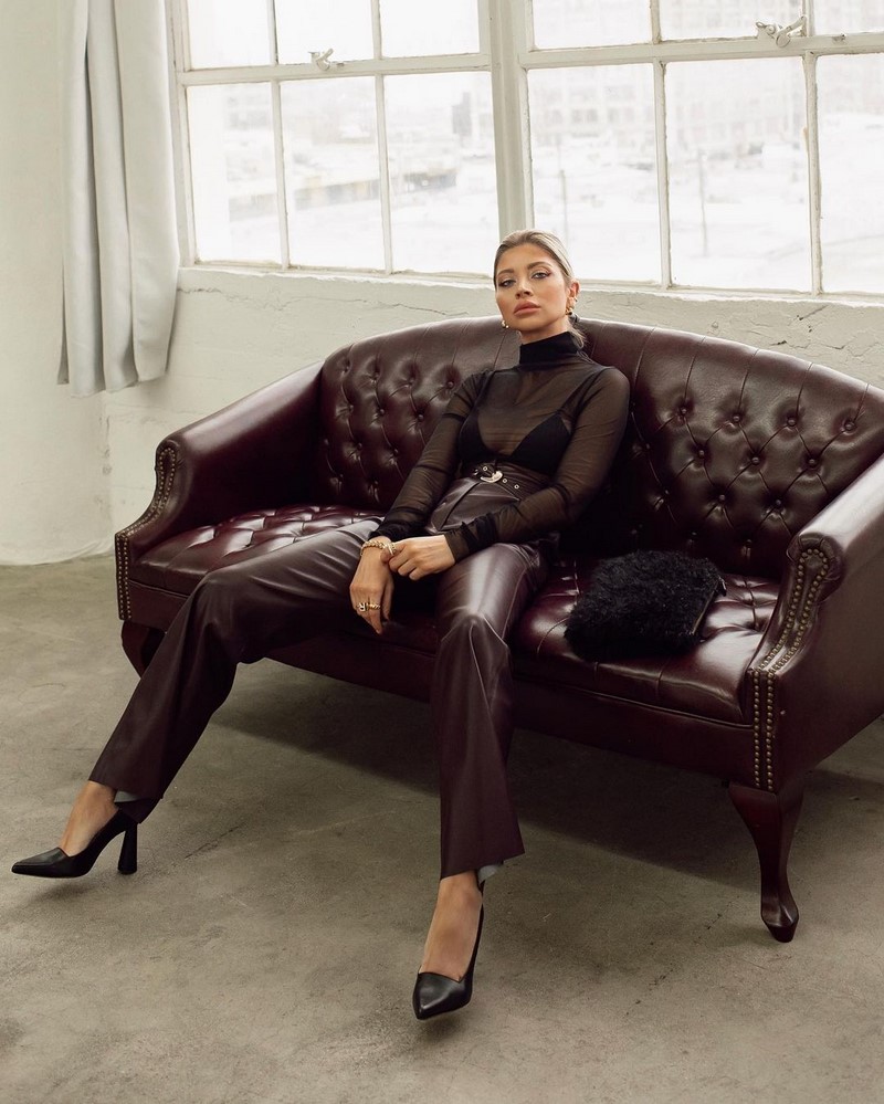 Мода на кожаные брюки 2026: актуальные фасоны в лучших сочетаниях