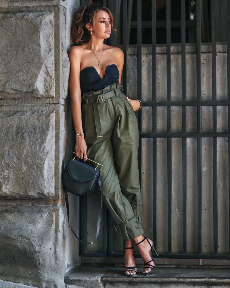 Мода на кожаные брюки 2026: актуальные фасоны в лучших сочетаниях