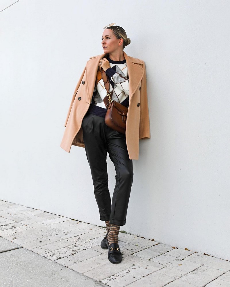Мода на кожаные брюки 2026: актуальные фасоны в лучших сочетаниях