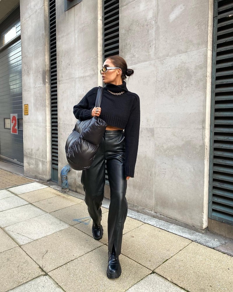 Мода на кожаные брюки 2026: актуальные фасоны в лучших сочетаниях