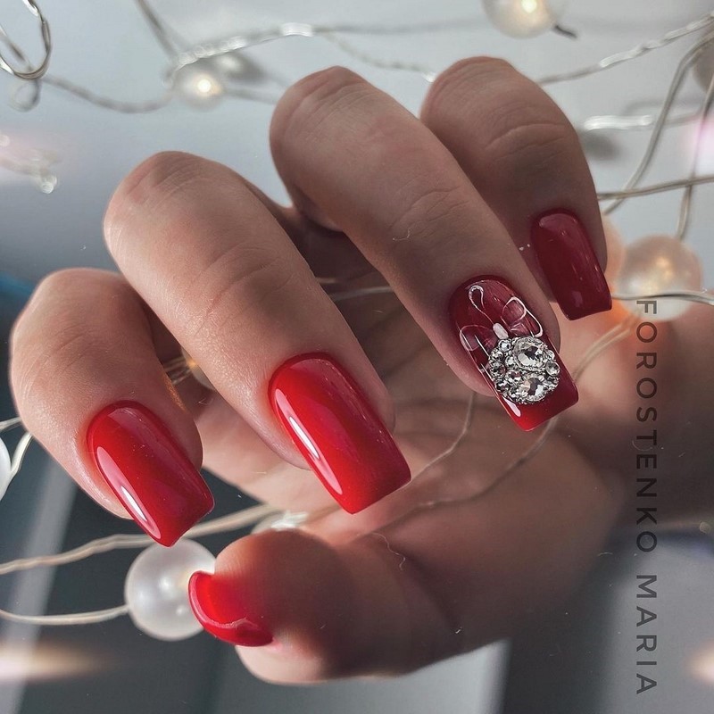 Рисунки в дизайне ноготков осень-зима 2026-2027: фото нейл-арта